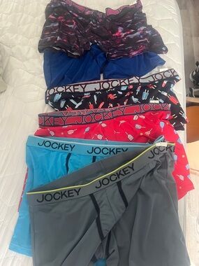 6 pairs of jockey boxerbriefs size XX-Large